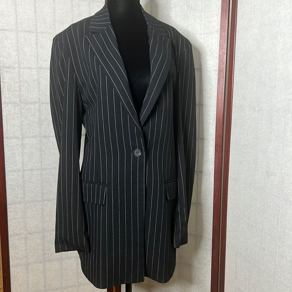 NWOT SUNDARBAY BLACK‎ PINSTRIPE OVERSIZE BLAZER SIZE S